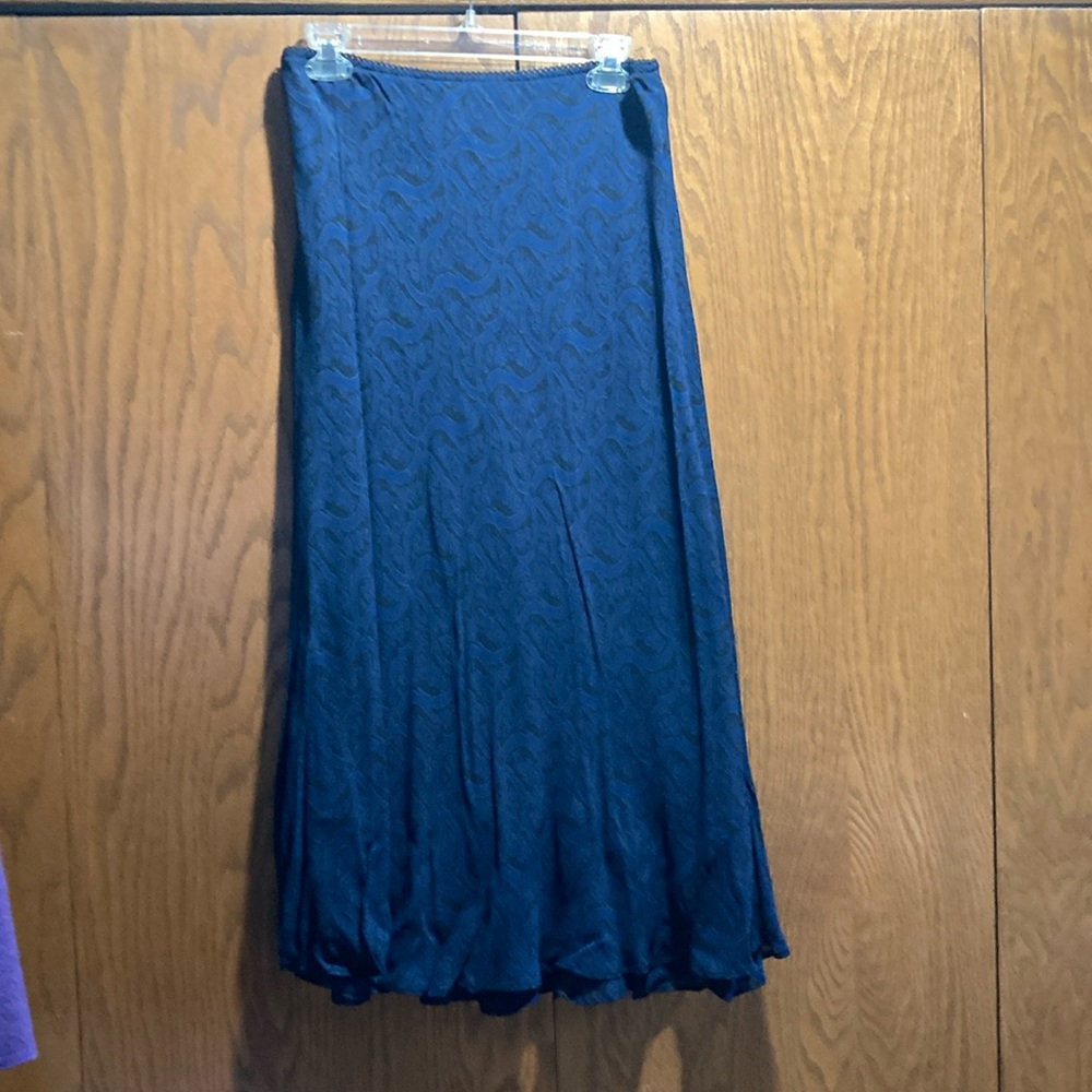 Style & Co deep blue and black flowy lined skirt.  Size 12.